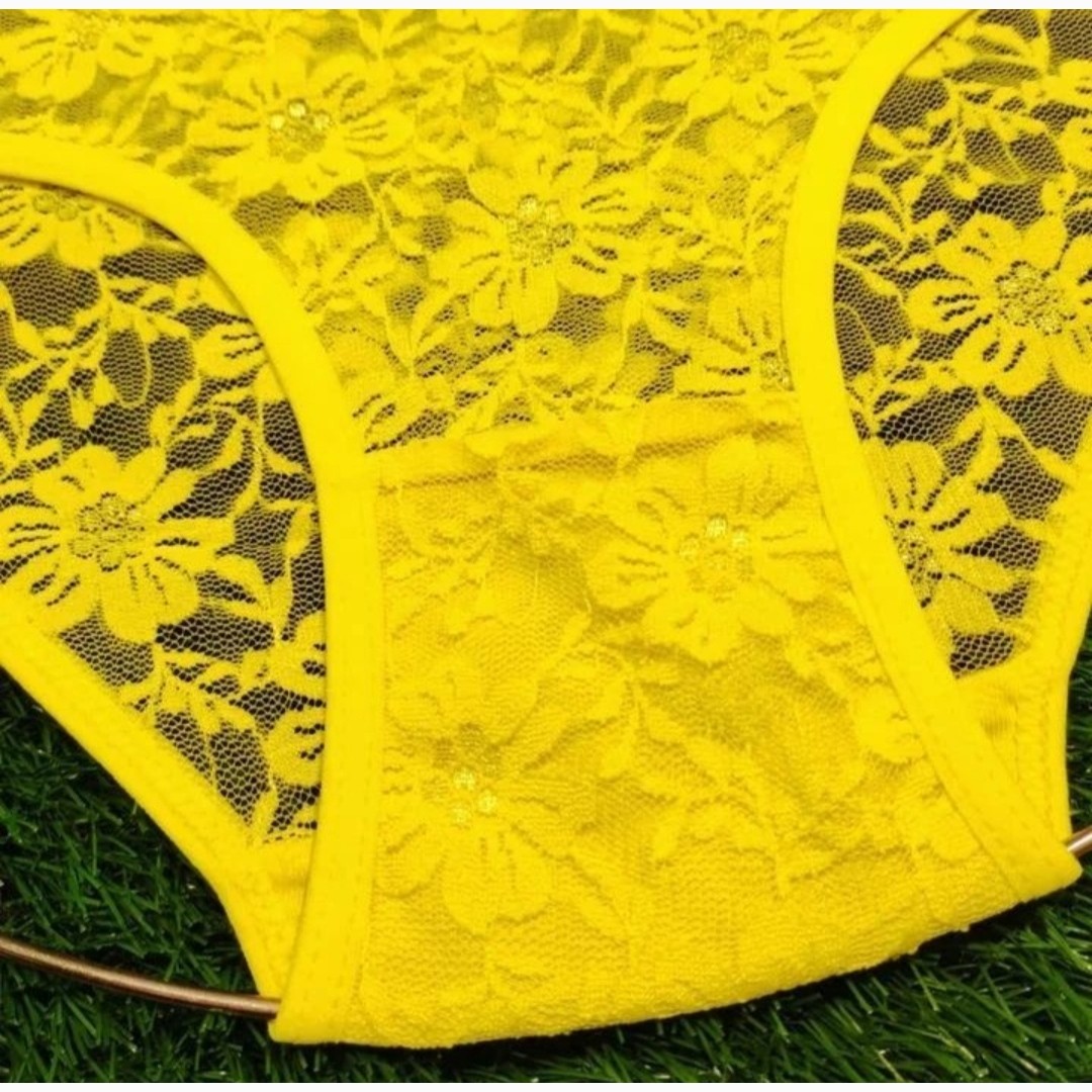 شورت زنانه گیپور نرم و لطیف باکیفیت بالا در گالری آنینازپوش