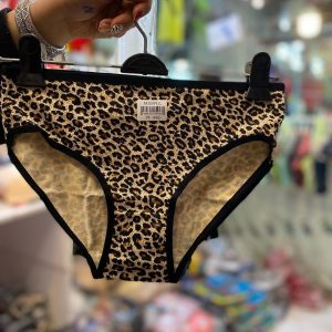 شورت نخی پلنگی در گالری آنینازپوش فاق دولایه نخ جنس نرم و لطیف