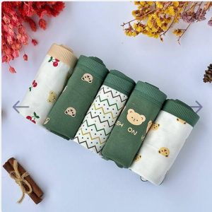 شورت وارداتی فانتزی طرح خرسی با تم سبز