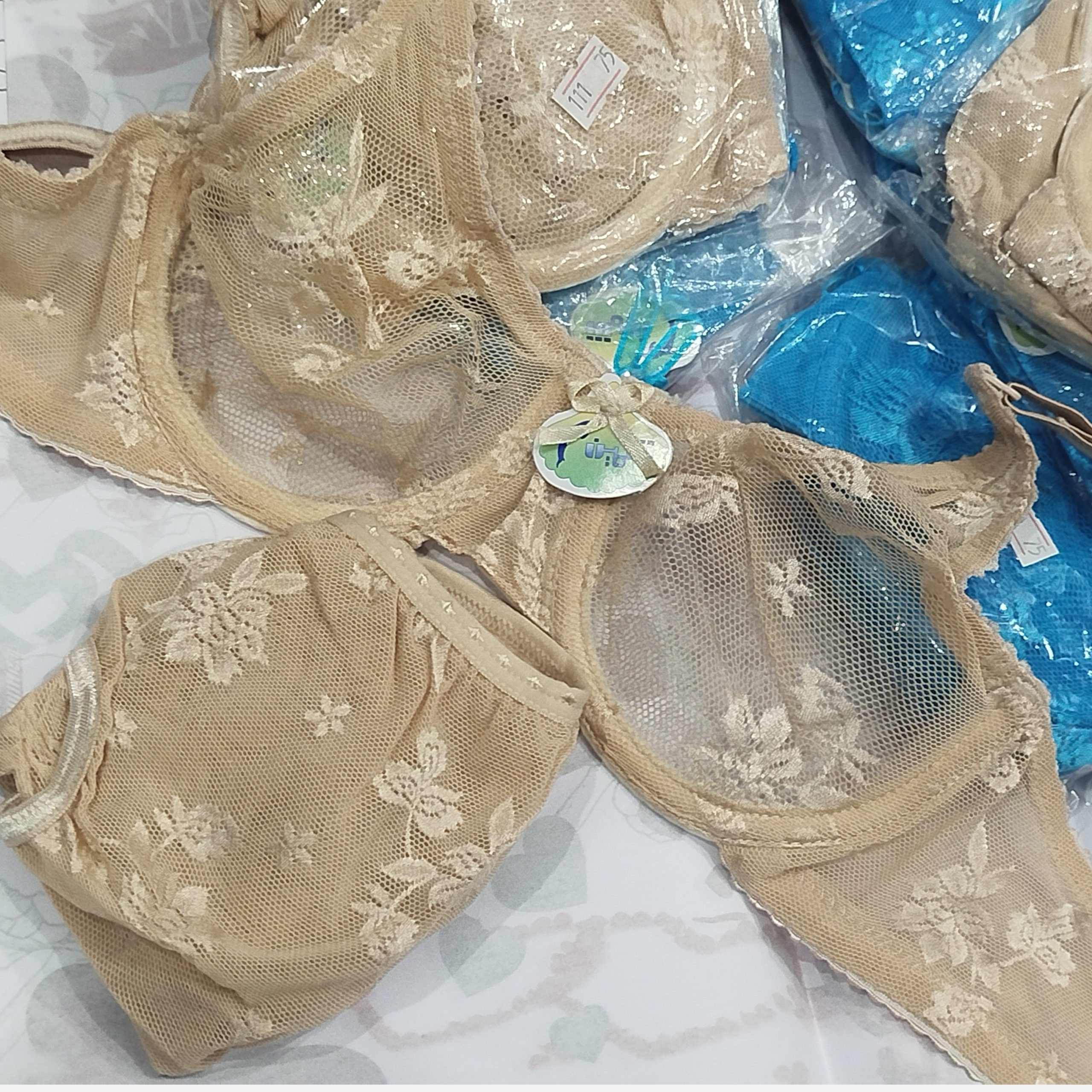 شورت و سوتین ست پرسی فنردار نرم و لطیف در گالری آنینازپوش