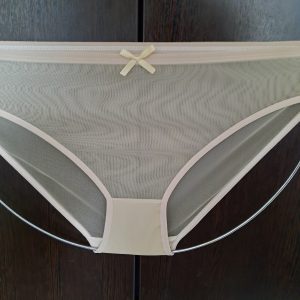 شورت توری سایز ایکس لارج تا3ایکس فقط کرم هرکدام با دوخت تمیز وپوشش دهنده سوتین ست آن درغرفه موجود