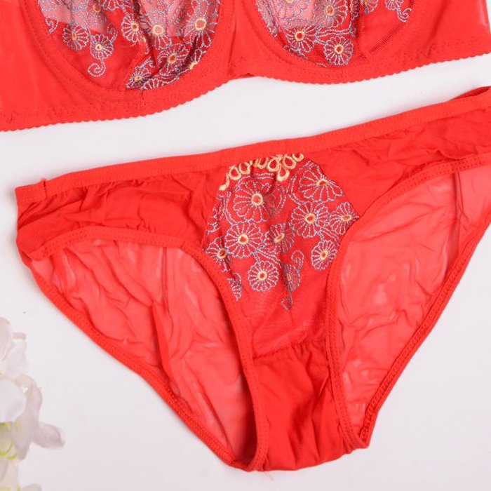 ست سوتین وشورت سایز 70و85موجوده